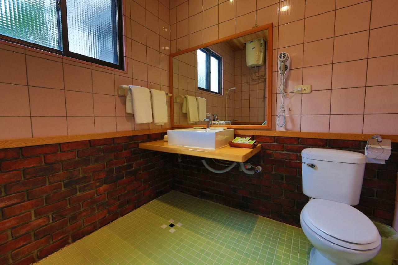 Railway Villa T'ai-tung Extérieur photo